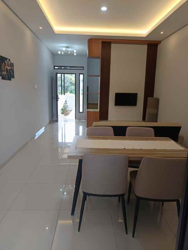 dijual rumah jl soekarno hatta no 783