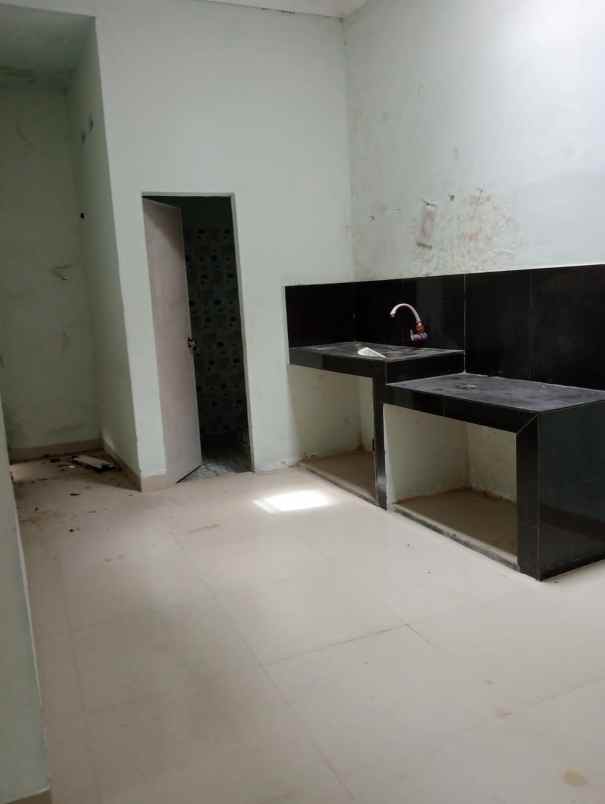 dijual rumah jl suntai