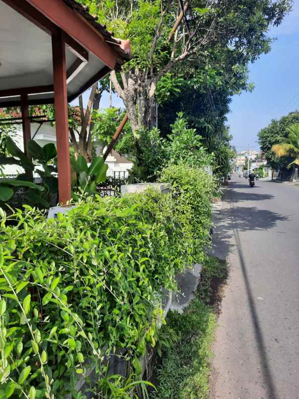 dijual rumah jl surokarsan