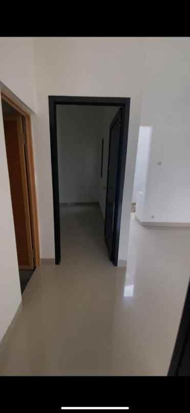 dijual rumah jl tpu karet cipayung