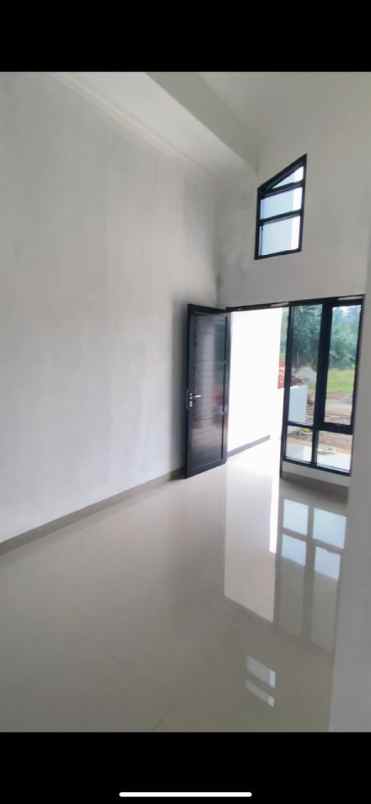 dijual rumah jl tpu karet cipayung