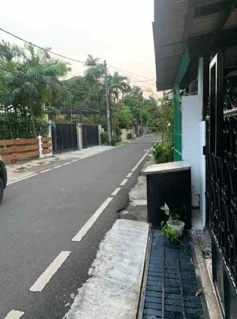 dijual rumah jl wijaya kusuma