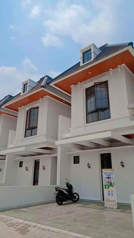 dijual rumah jln h mughni jatimekar