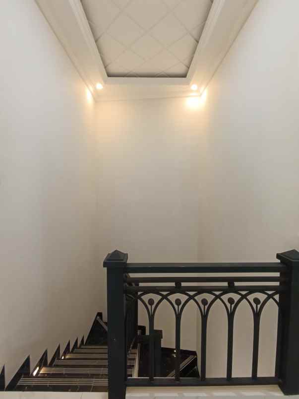 dijual rumah kalimulya 5 menit stasiun