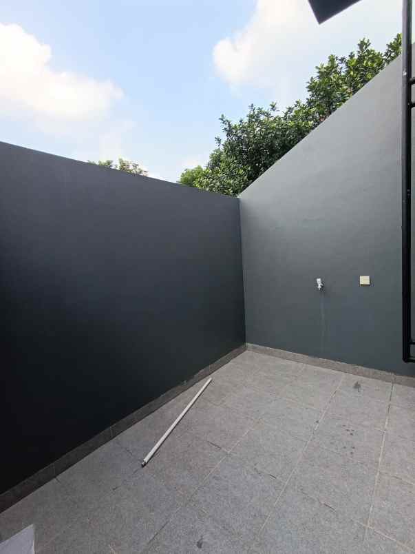 dijual rumah kalimulya 5 menit stasiun