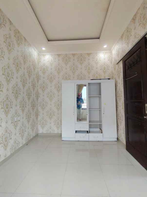 dijual rumah kampung tengah condet jaktim