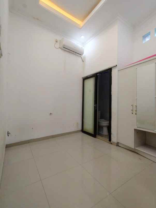 dijual rumah kampung tengah condet jaktim