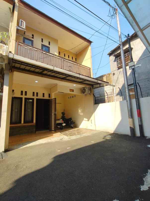 dijual rumah kampung tengah condet jaktim