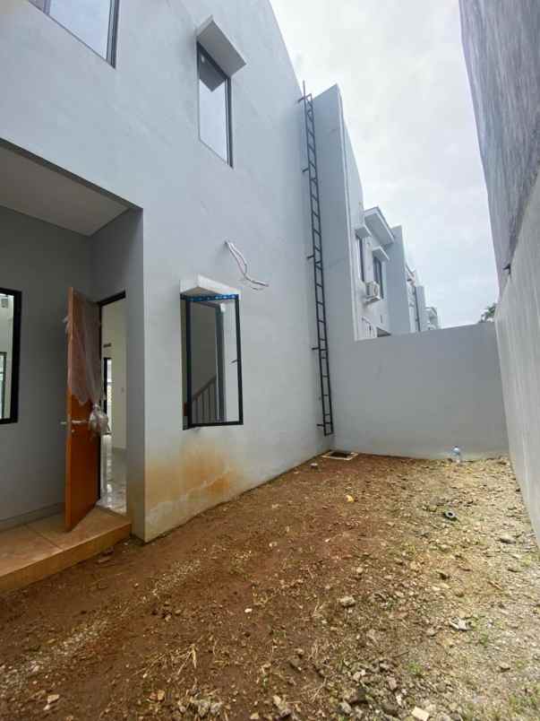 dijual rumah karanggan cibinong bogor