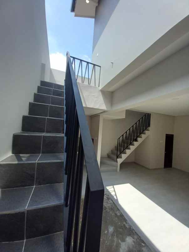 dijual rumah kayu putih pulo gadung