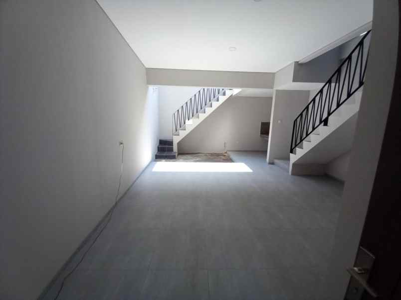 dijual rumah kayu putih pulo gadung