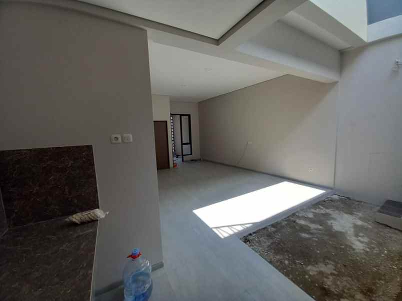 dijual rumah kayu putih pulo gadung