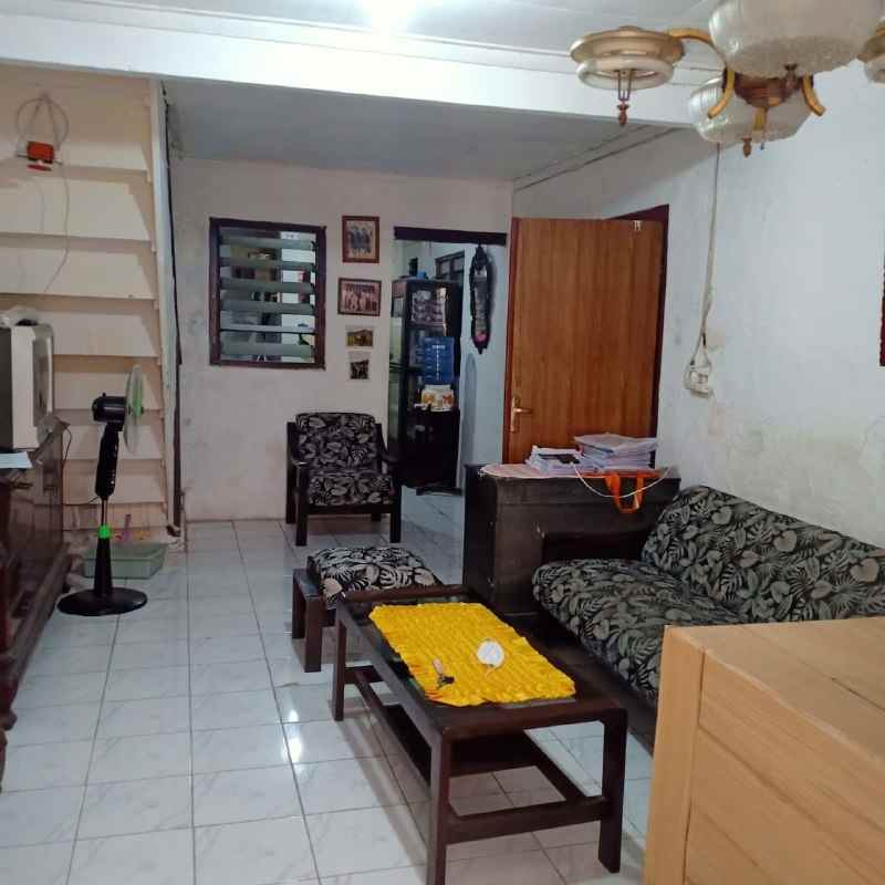 dijual rumah kedung tarukan baru strategis