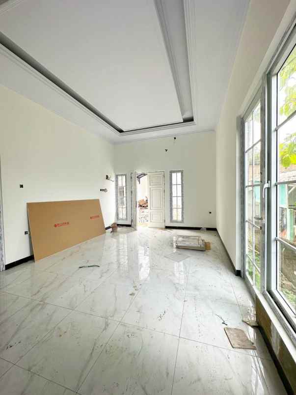 dijual rumah kelapa dua wetan