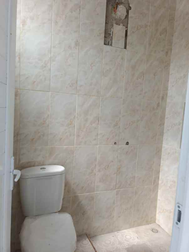 dijual rumah kelapa dua wetan