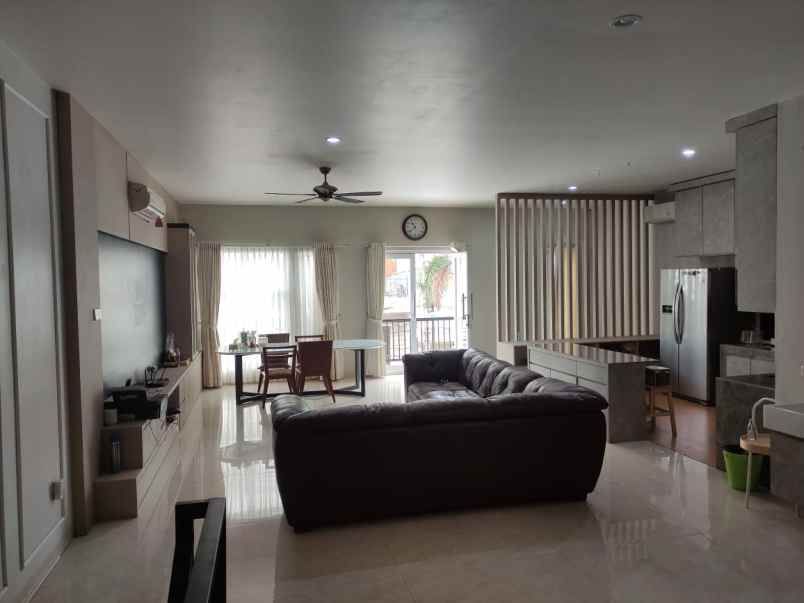 dijual rumah kelapa gading