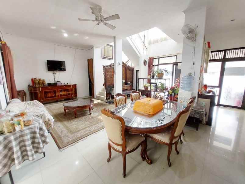 dijual rumah kencana loka bsd kel