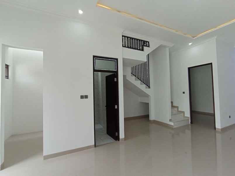 dijual rumah kodau jatiaish bekasi