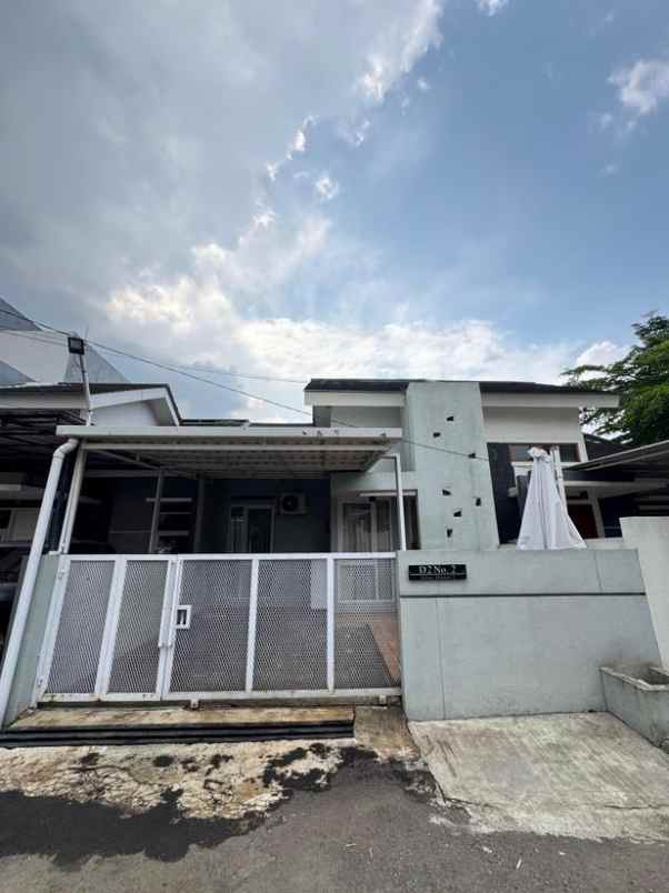 dijual rumah komp buana soetta bandung