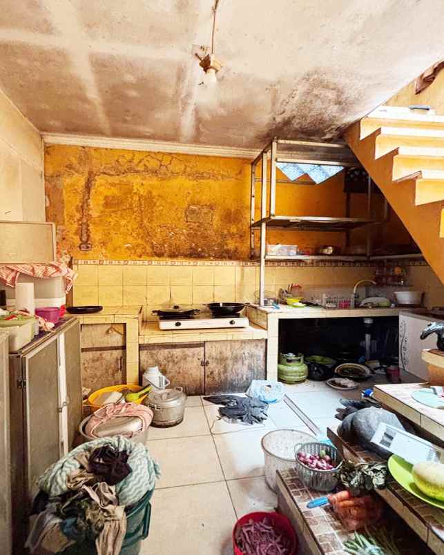 dijual rumah komplek bumi sari indah jl