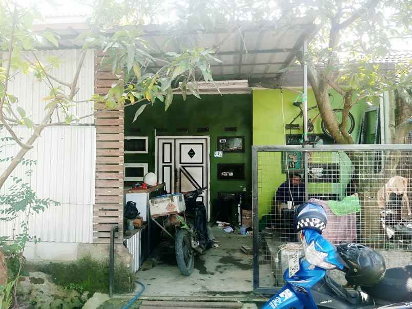 dijual rumah komplek bumi sari indah jl