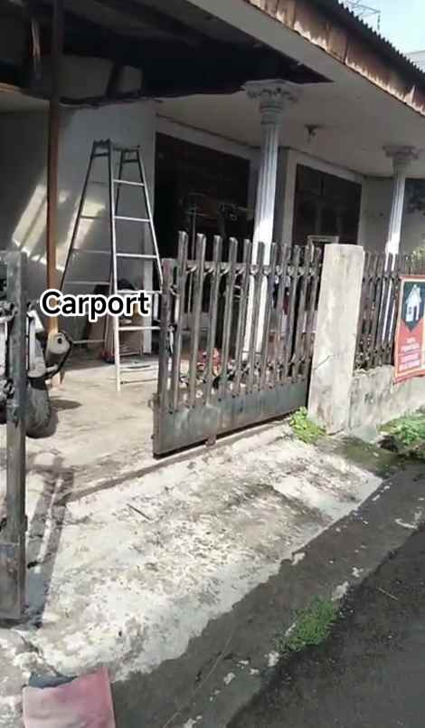 dijual rumah komplek cempaka hijau