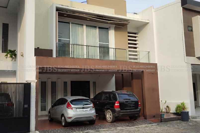 dijual rumah komplek graha sunggal