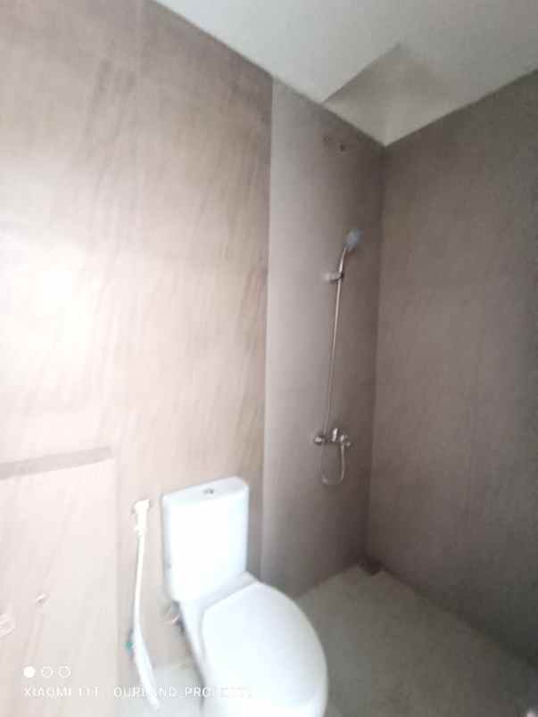 dijual rumah komplek kesehatan permai