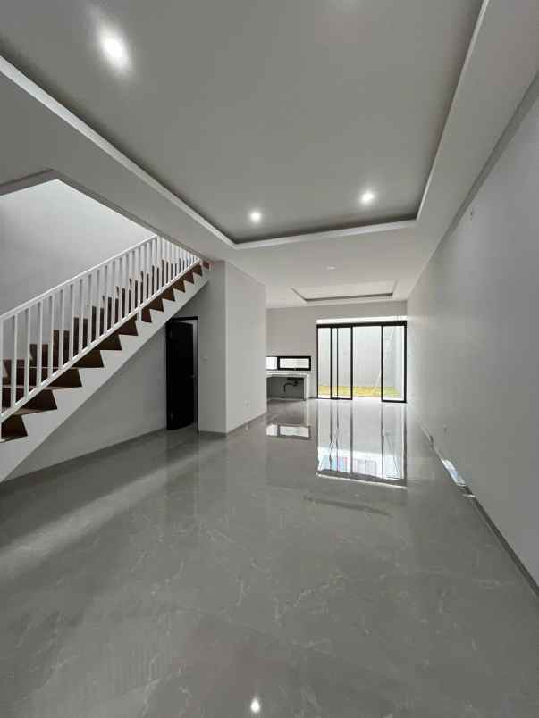 dijual rumah komplek kesehatan permai