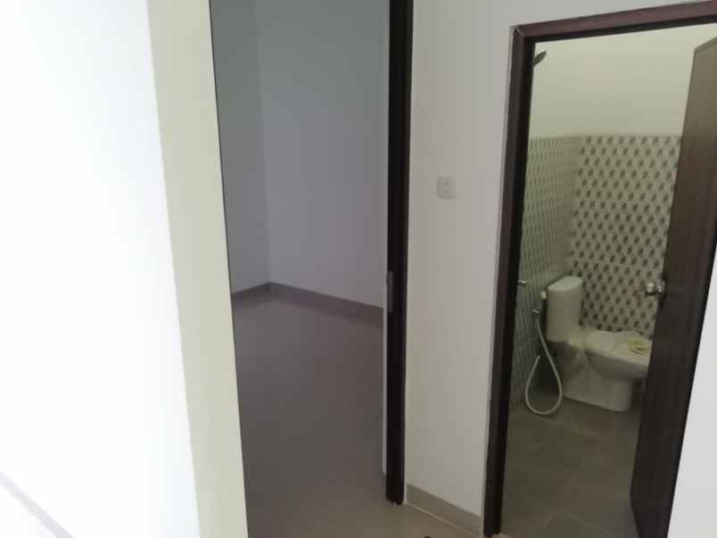 dijual rumah komplek margahayu raya