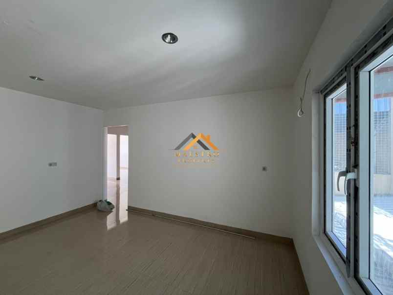 dijual rumah komplek medan resort city