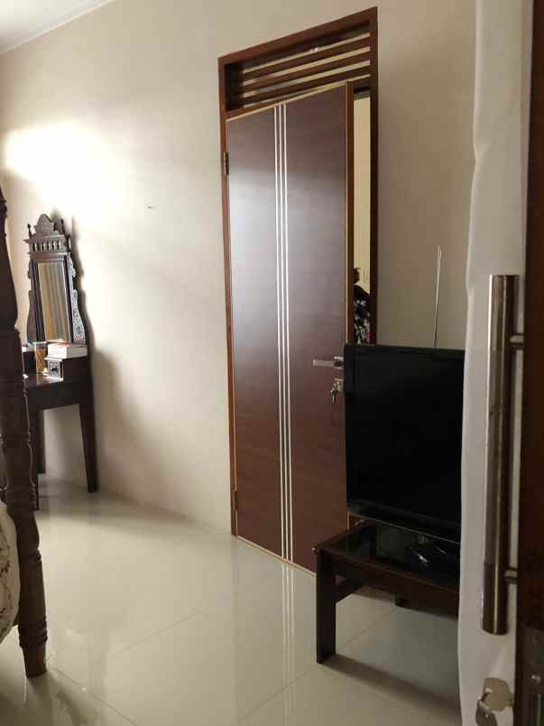 dijual rumah komplek pesona bali