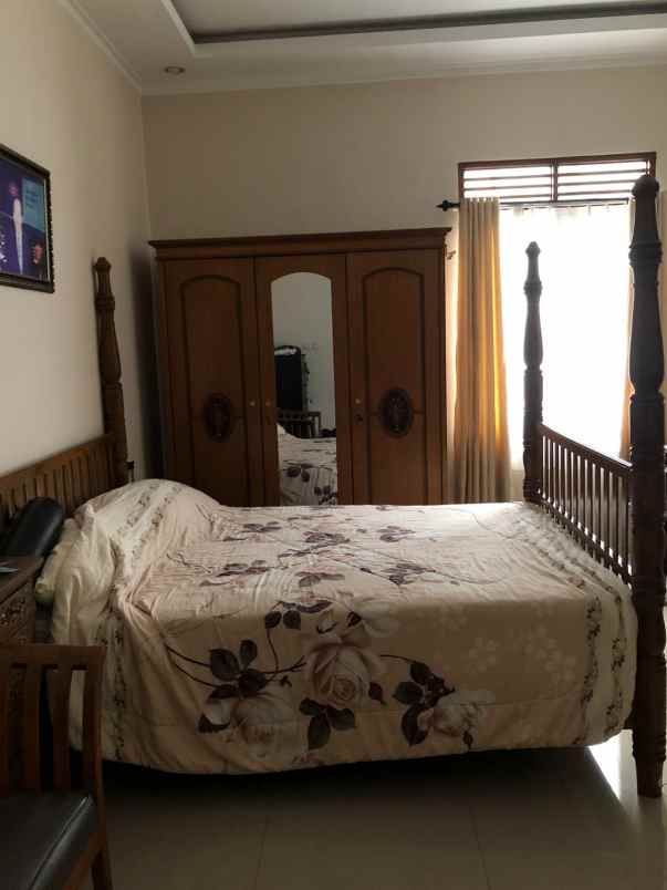 dijual rumah komplek pesona bali