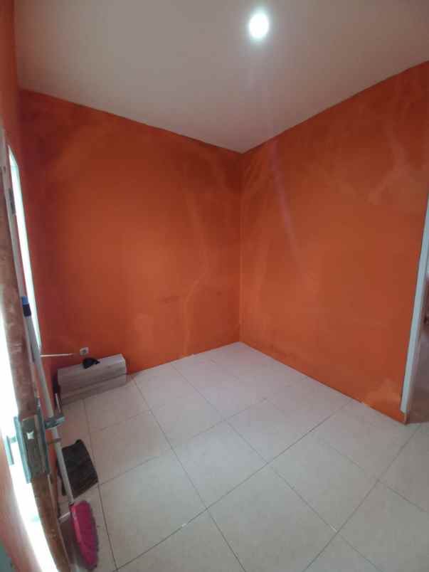 dijual rumah komplek sariwangi