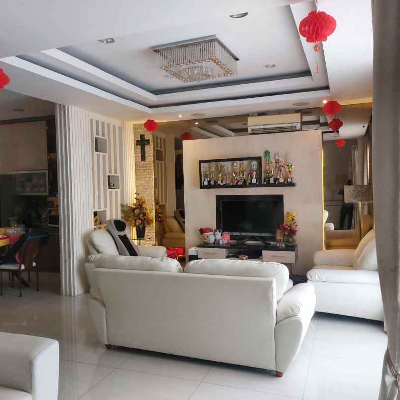 dijual rumah komplek walikota kelapa