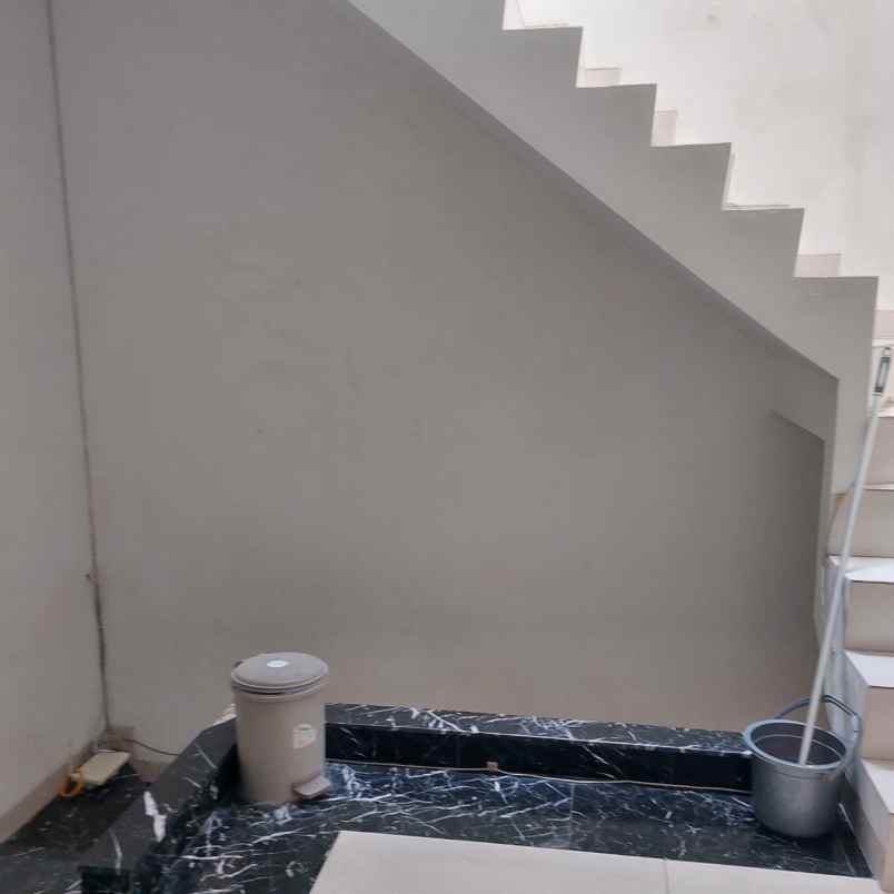 dijual rumah komplek walikota kelapa