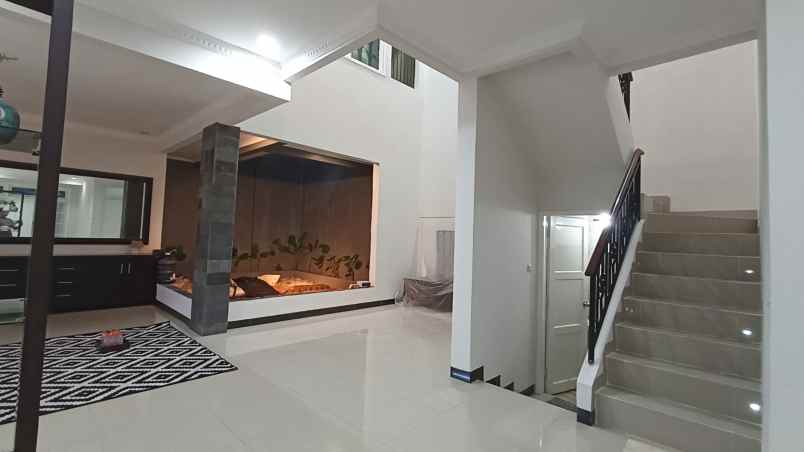 dijual rumah kota wisata cibubur