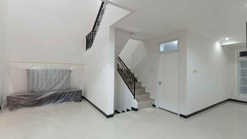 dijual rumah kota wisata cibubur