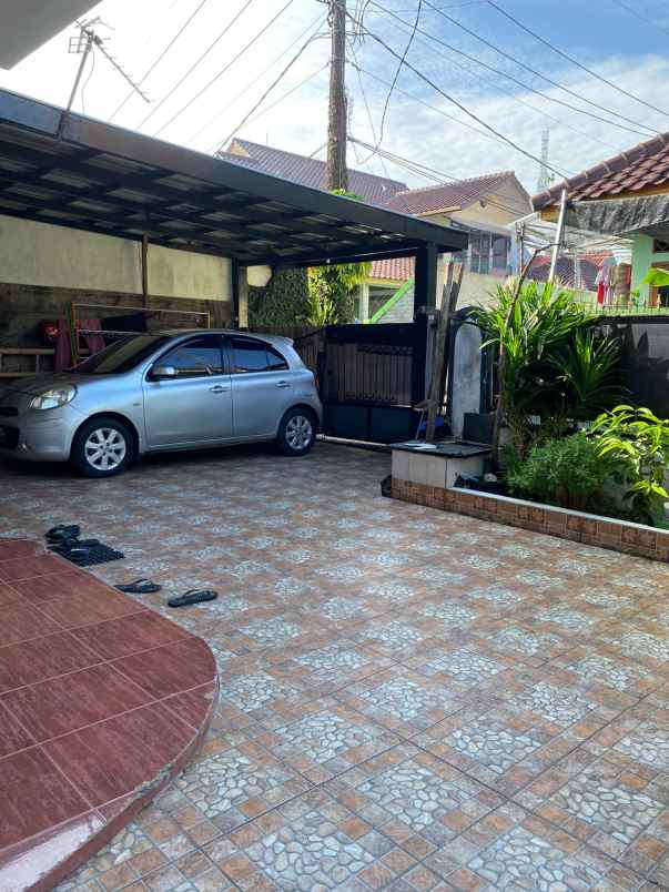 dijual rumah kukusan beji depok