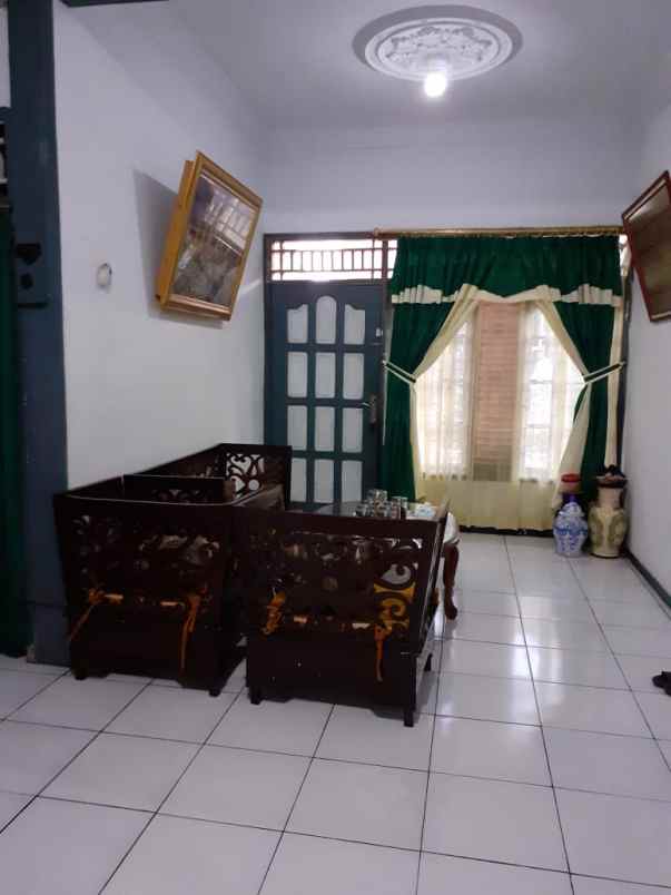 dijual rumah kukusan beji depok