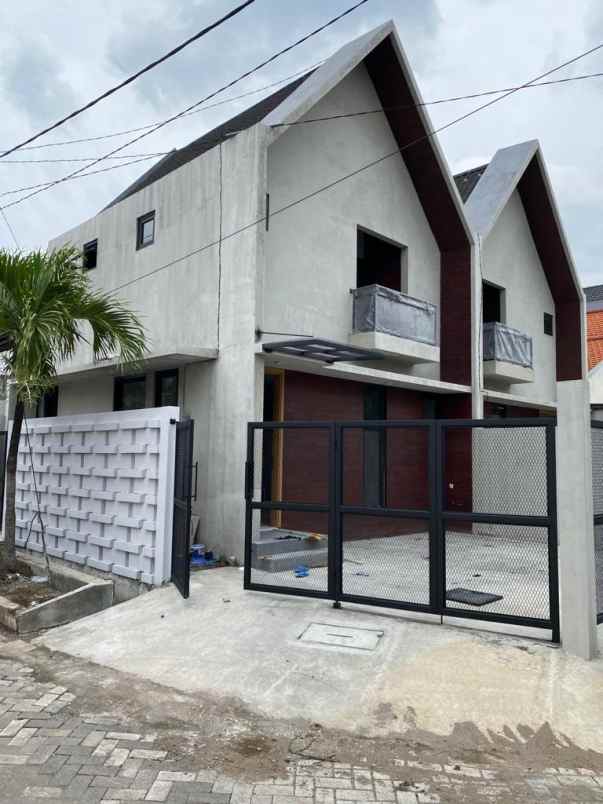 dijual rumah kutisari indah utara