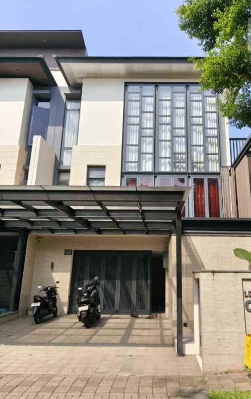 dijual rumah lance wood nava park bsd
