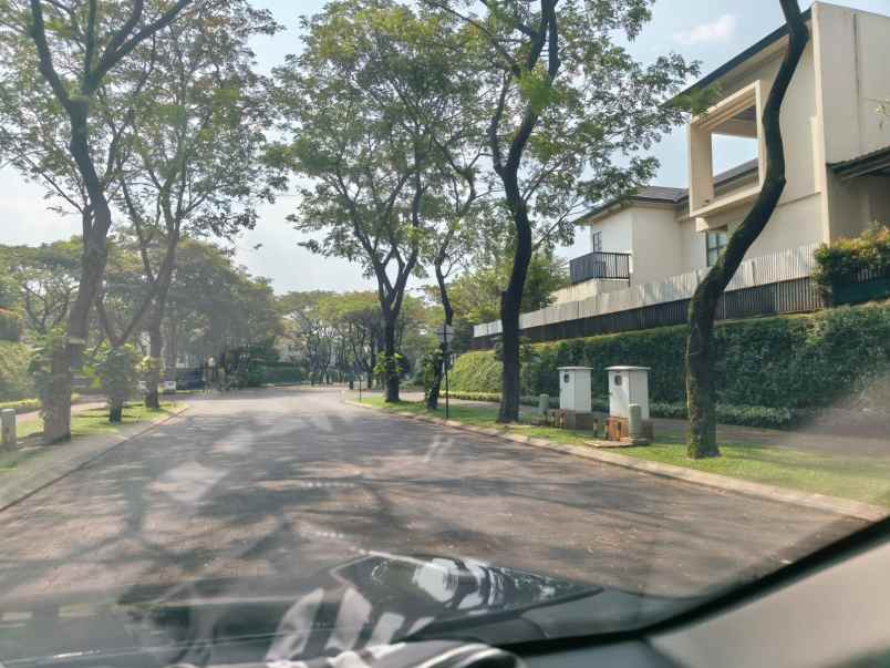 dijual rumah lance wood nava park bsd