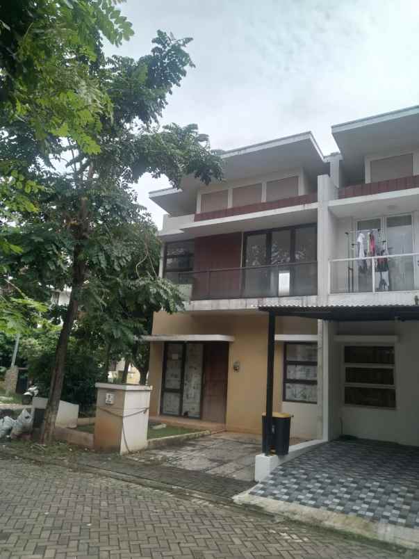 dijual rumah laverde serpong park