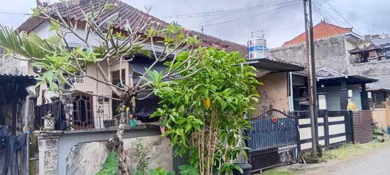 dijual rumah lokasi di jimbaran bawah
