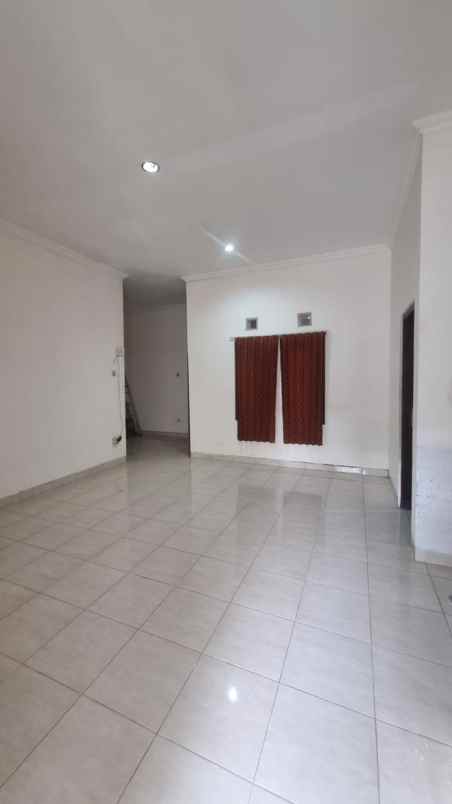 dijual rumah maguwoharjo depok sleman yogyakarta