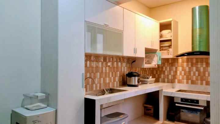 dijual rumah manyar indah