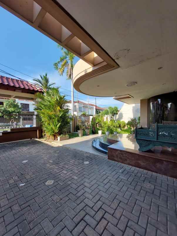 dijual rumah margorejo indah