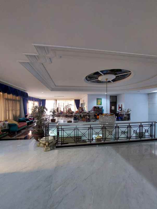 dijual rumah margorejo indah