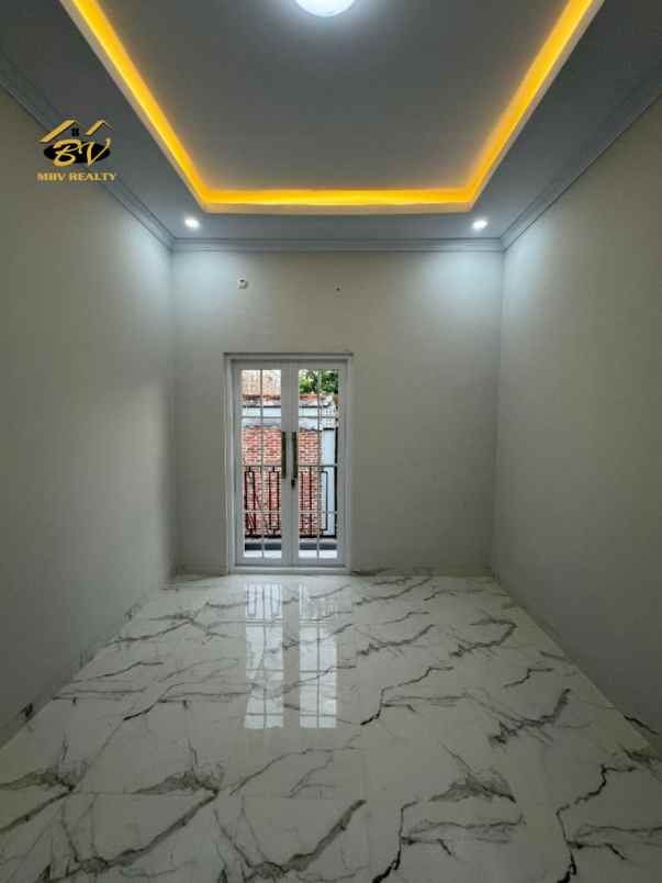 dijual rumah mbv257
